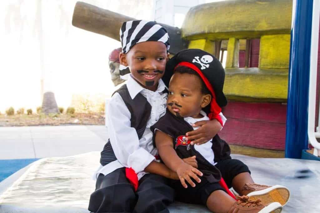 Looking for easy projects to celebrate this awesome time of the year? I have a fun craft and DIY costumes that are perfect for your little buccaneer.